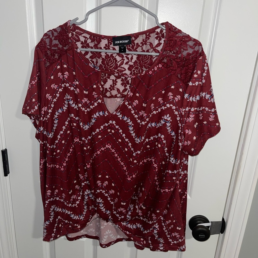🩷 Flash Sale 🩷 Joe Boxer 3x Red Lace Print Top